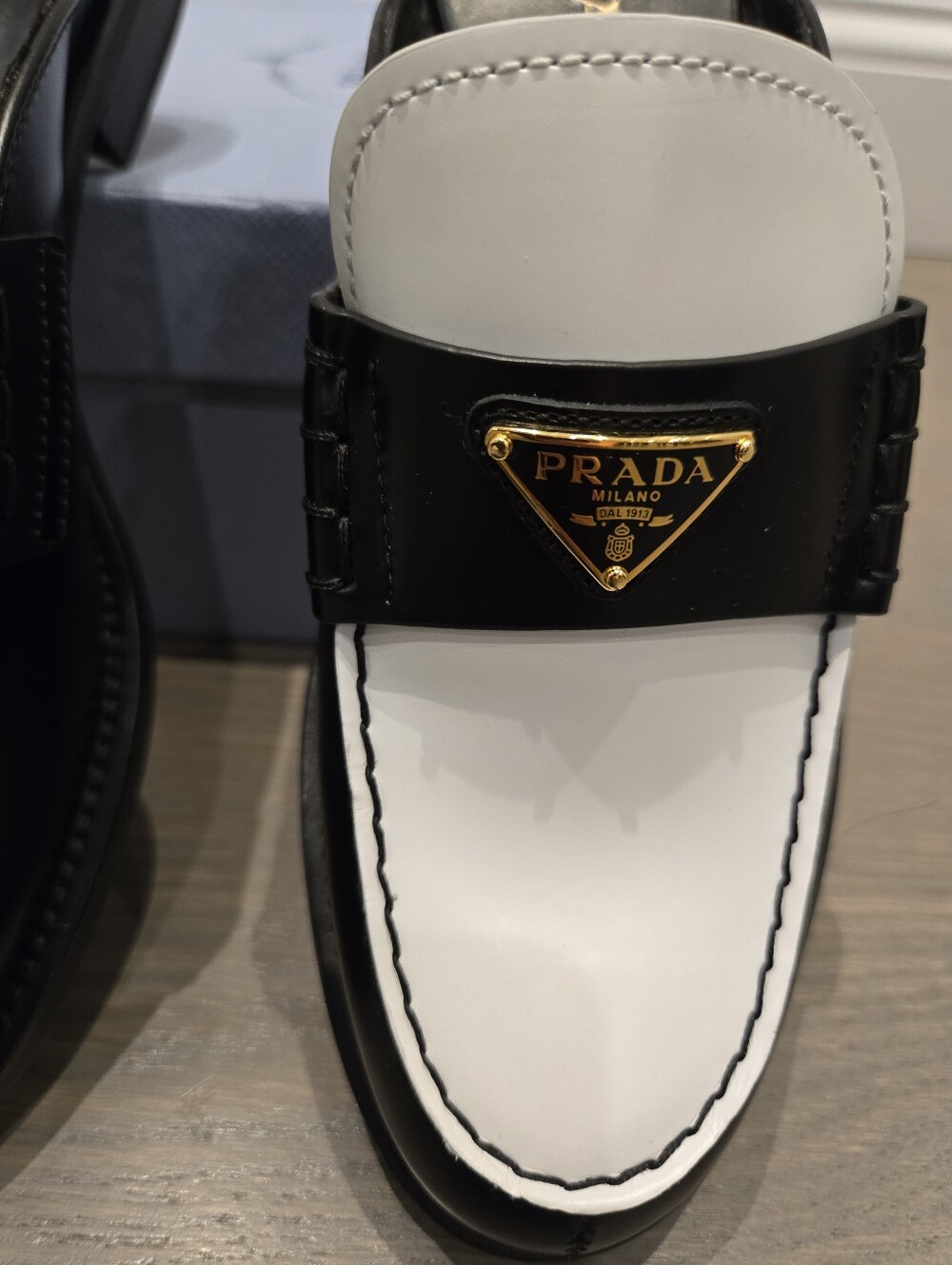 $1,200 Prada Brushed Leather Bi-color Triangle Logo Loafer Mule EU 38 US 8 BNIB - Picture 11 of 13